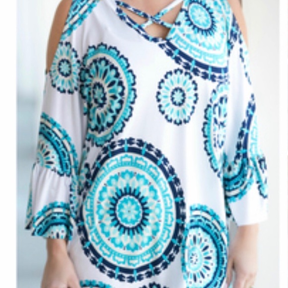 Tops - Open shoulder shirt